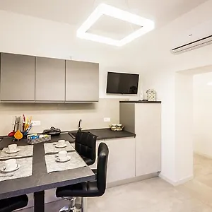 https://suite-ca-della-tana.hotelslidodijesolo.com